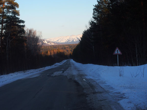Зимний спуск по дороге в Тюлюк