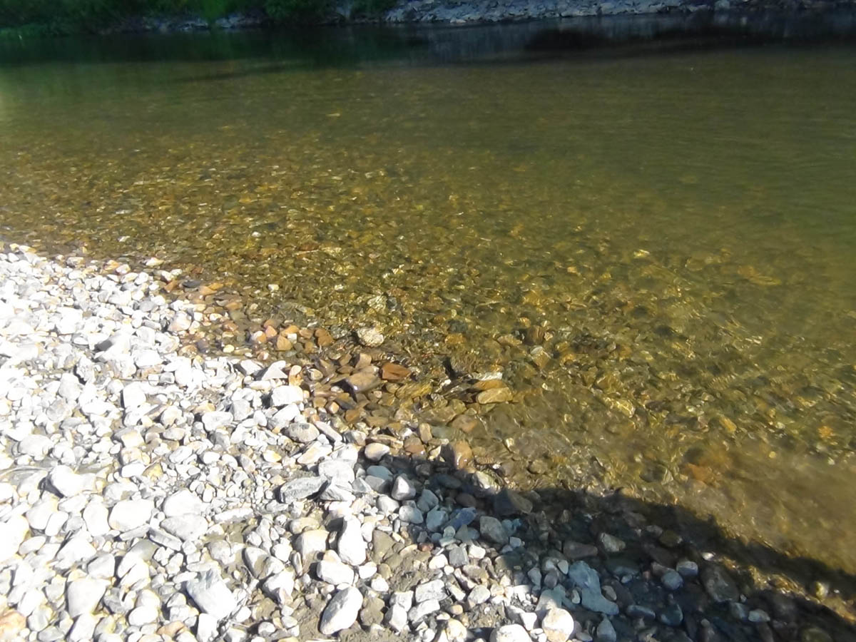 Каменистый берег реки Юрюзань